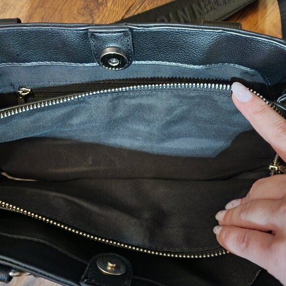 Steve Madden Madden NYC Black Hand Bag Crossbody - Picture 4 of 10